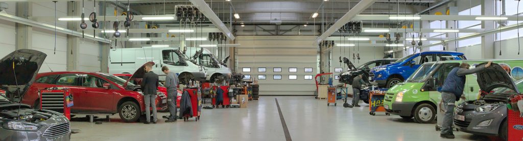 <p>Atelier de travail commun pour Ford et Hyundai pour le service voitures et camionnettes.</p>